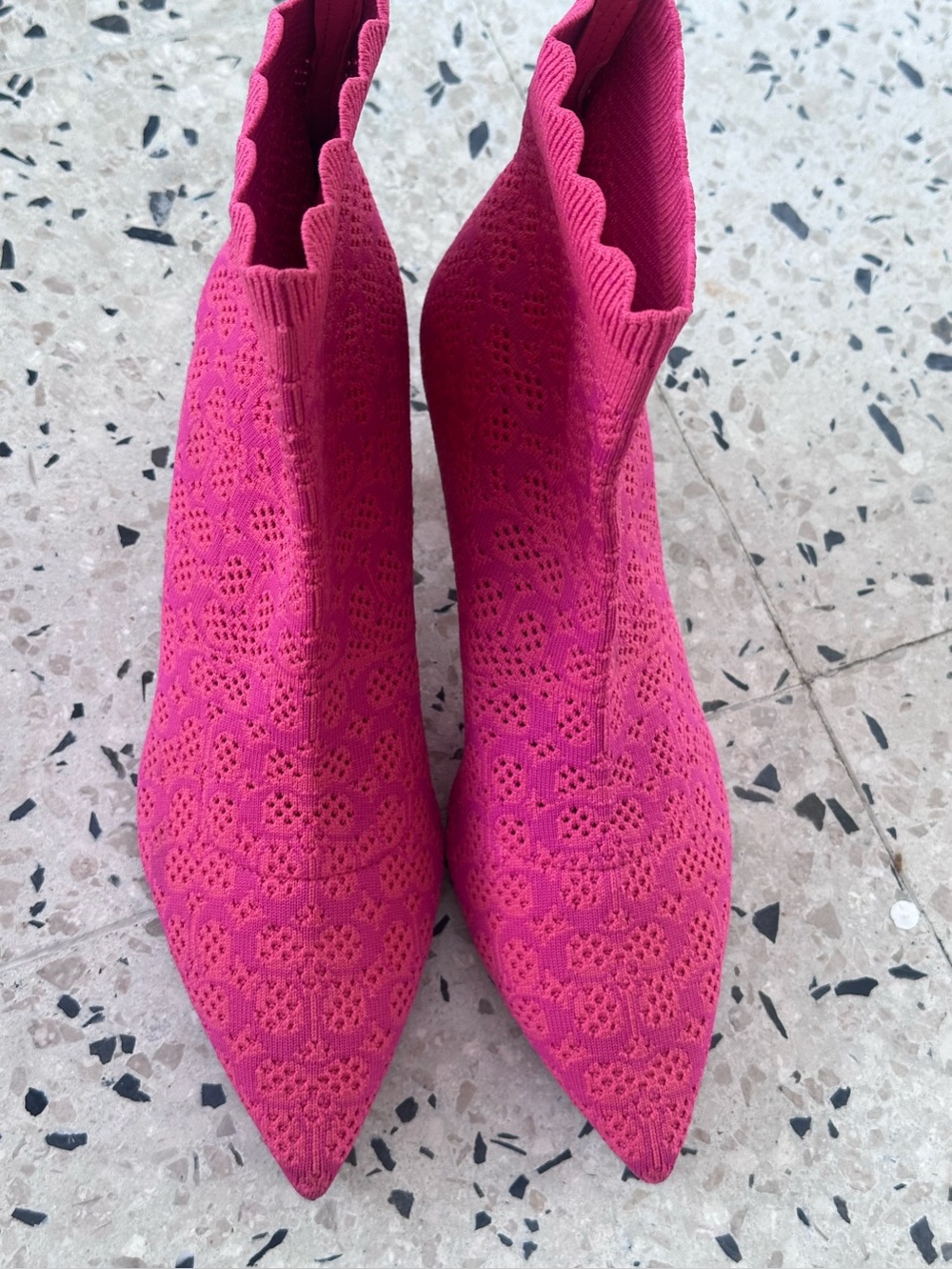 Coach booties preloved nice condition 8.5 super comfy - Picture 4 of 9